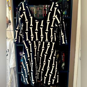 Size L Sourpuss bones long sleeved skater dress